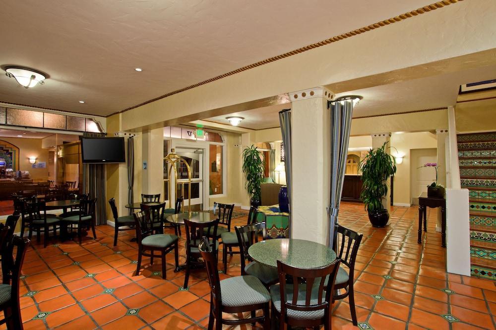 Hotel Virginia Santa Barbara, Tapestry Collection By Hilton מראה חיצוני תמונה