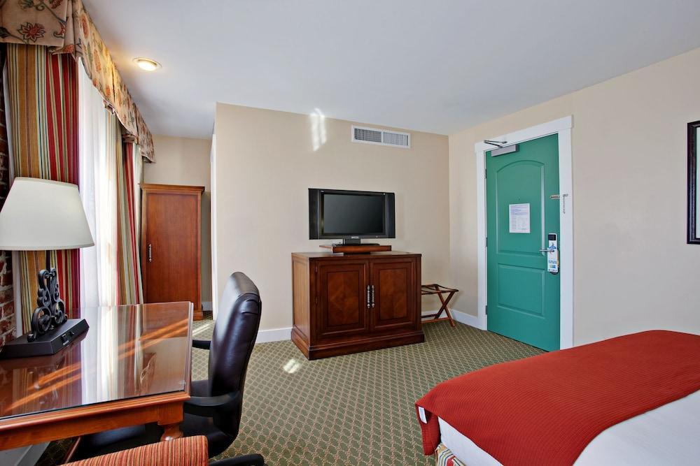 Hotel Virginia Santa Barbara, Tapestry Collection By Hilton מראה חיצוני תמונה