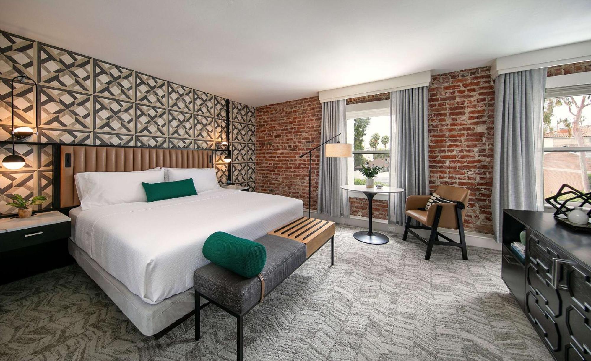 Hotel Virginia Santa Barbara, Tapestry Collection By Hilton מראה חיצוני תמונה