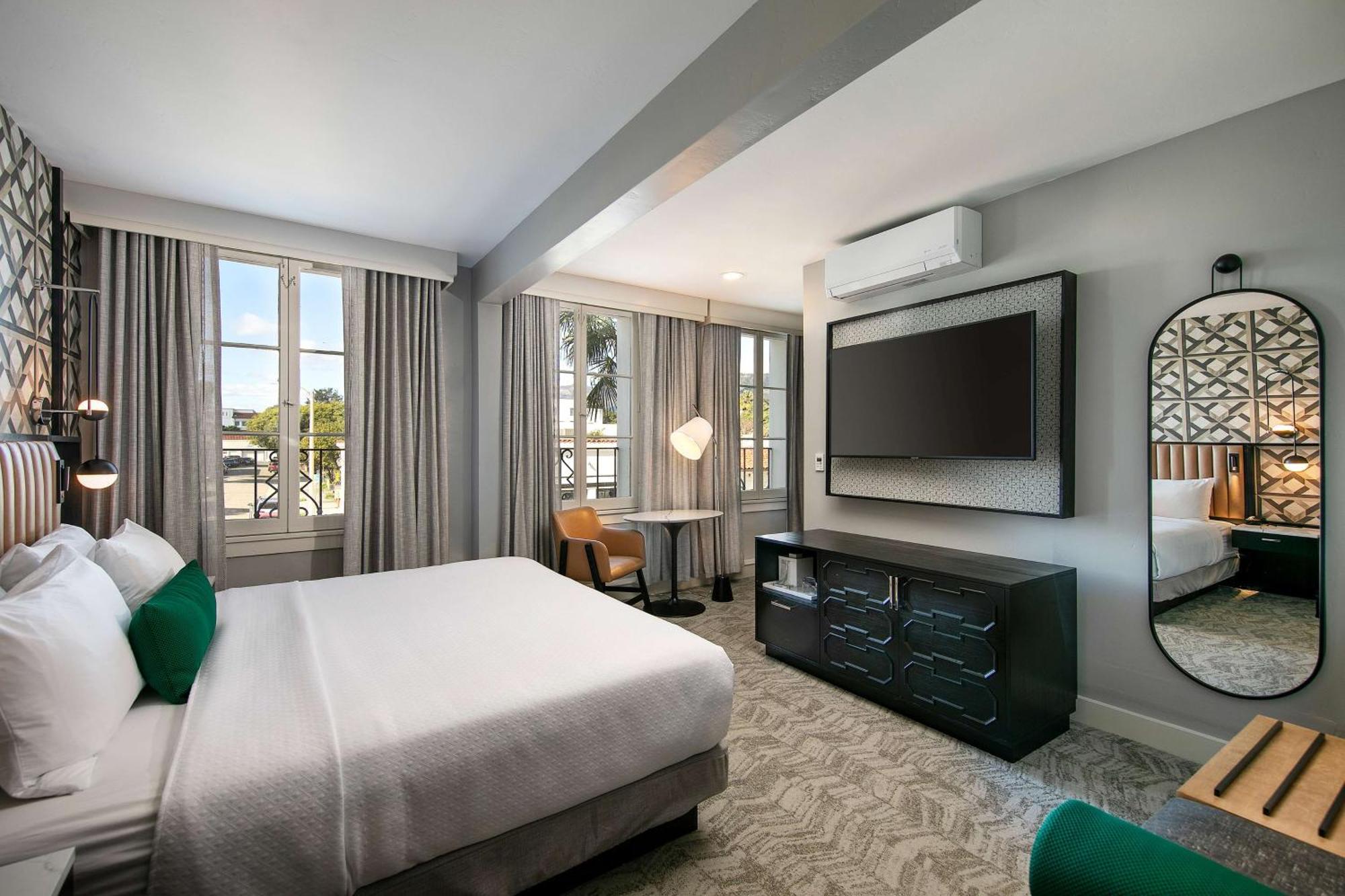 Hotel Virginia Santa Barbara, Tapestry Collection By Hilton מראה חיצוני תמונה