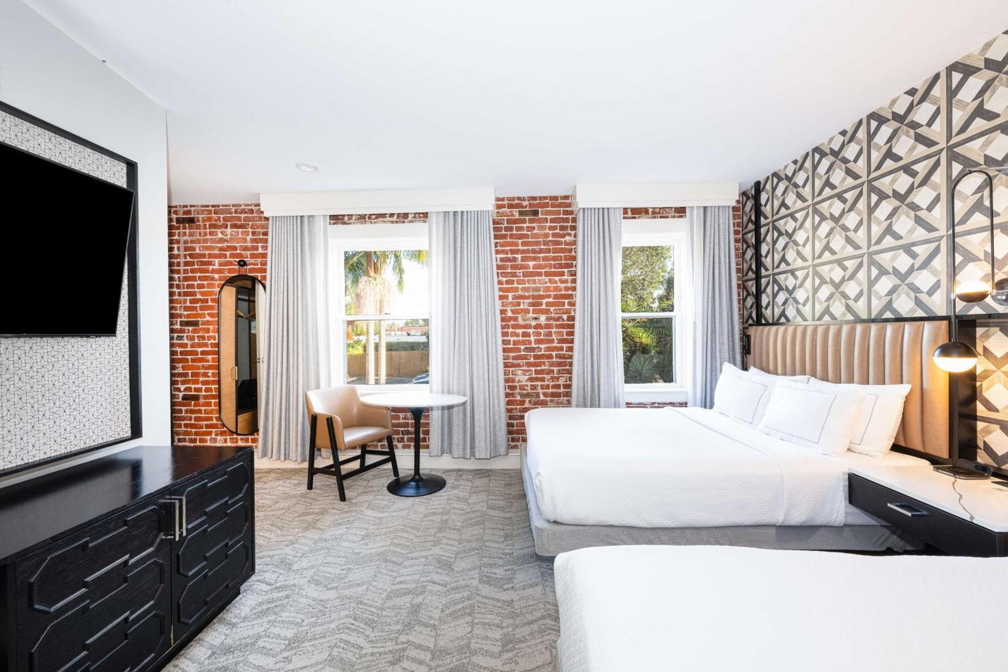 Hotel Virginia Santa Barbara, Tapestry Collection By Hilton מראה חיצוני תמונה